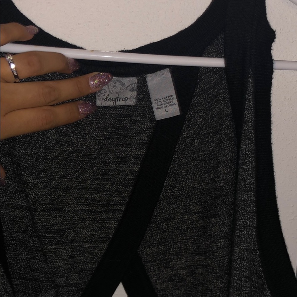 Vest - Picture 2 of 4